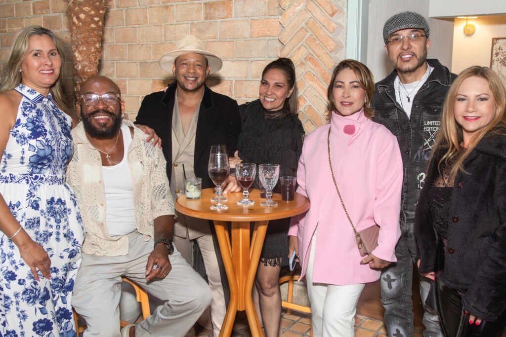 Almirzinho, Vagninho e Mara Peixoto, Cláudia Baronesa e Rogerio, Claudia Carmo - Foto Geovani Moreira