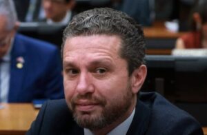 Fausto Pinato consolida liderança política nacional e fortalece relações internacionais do Brasil